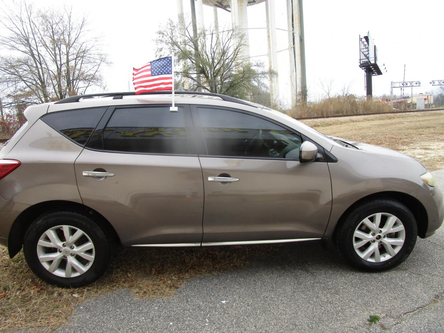 2012 Brown Nissan Murano SL AWD (JN8AZ1MW3CW) with an 3.5L V6 DOHC 24V engine, Continuously Variable Transmission transmission, located at 2553 Airline Blvd, Portsmouth, VA, 23701, (757) 488-8331, 36.813889, -76.357597 - **VEHICLE TERMS*** Down Payment: $999 Weekly Payment: $100 APR: 23.9% Repayment Terms: 42 Months ***CALL ELIZABETH SMITH - DIRECTOR OF MARKETING @ 757-488-8331 TO SCHEDULE YOUR APPOINTMENT TODAY AND GET PRE-APPROVED RIGHT OVER THE PHONE*** - Photo#4